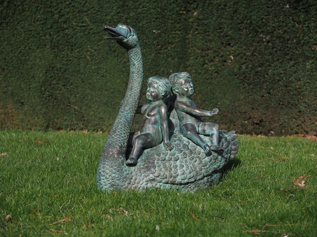 Bronzen beeld 3 Kinderen op Zwaan 85x55x90cm - Doika - Bronzen beeld - Doika - 5410807008577 - B857