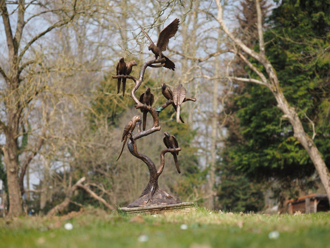 Bronzen beeld 8 papegaaien op boomstam 165x45x75cm - Doika - Bronzen beeld - Doika - 5410807014868 - B1486