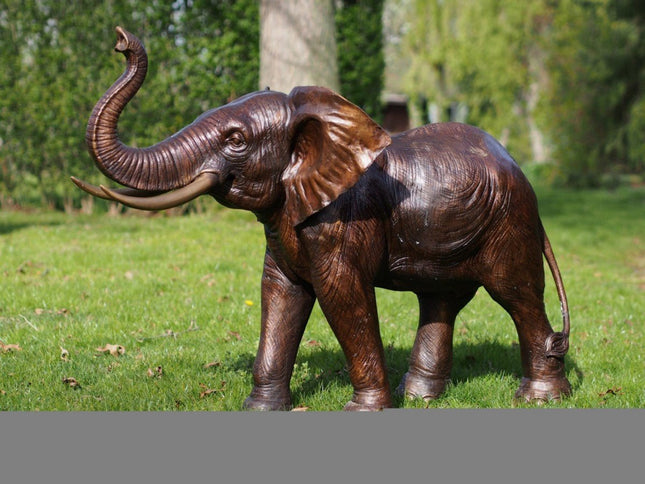 Bronzen beeld Baby olifant 93x61x125cm 45kg - Doika - Bronzen beeld - Doika - 5410807611722 - PB61172