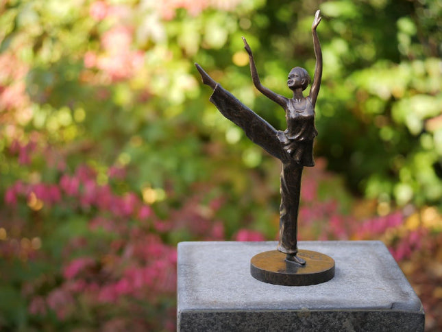 Bronzen beeld Ballerina 35x11x19cm - Doika - Bronzen beeld - Doika - 5410807023969 - AN2396BRW-P22