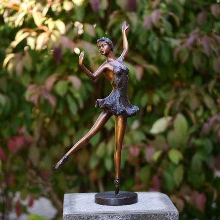 Bronzen beeld Ballerina bruin 51x12x28cm - Doika - Bronzen beeld - Doika - 5410807013182 - AN1318BR-B