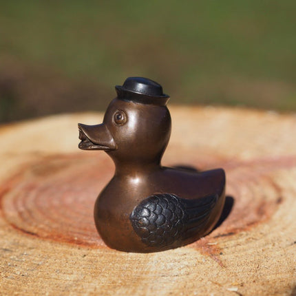 Bronzen beeld Eend met hoed 9x6x8cm - Doika - Bronzen beeld - Doika - 5410807015148 - BS1514B