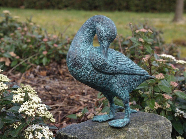 Bronzen beeld Eend reinigt haar vleugel 23x22x21cm - Doika - Bronzen beeld - Doika - 5410807004685 - AN0468BR-V