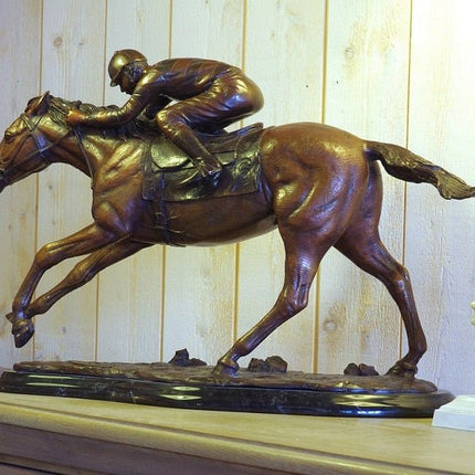 Bronzen beeld Jockey op paard 34x20x54cm - Doika - Bronzen beeld - Doika - 5410807009475 - AN0938BR-B