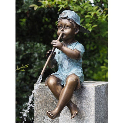 Bronzen beeld Jongen met fluit 49x18x25cm - Doika - Bronzen beeld - Doika - 5410807013915 - AN1391BRW-V-F
