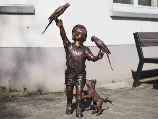 Bronzen beeld Jongen met vogeltjes en hond 104x50x75cm - Doika - Bronzen beeld - Doika - 5410807915097 - B1509