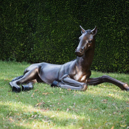 Bronzen beeld Liggend Paard 78x110x185cm - Doika - Bronzen beeld - Doika - 5410807763209 - B76320