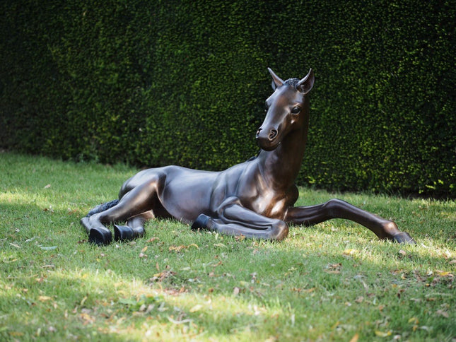 Bronzen beeld Liggend Paard 78x110x185cm - Doika - Bronzen beeld - Doika - 5410807763209 - B76320