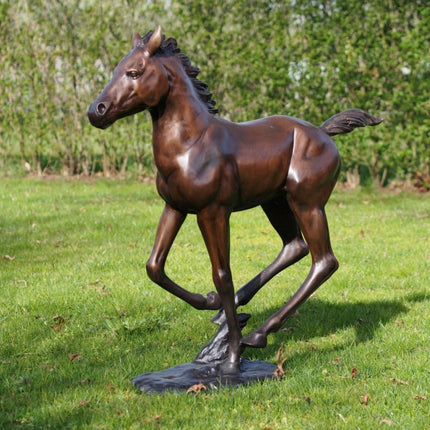 Bronzen beeld Lopend veulen 108x35x113cm 40kg - Doika - Bronzen beeld - Doika - 5410807611654 - PB61165