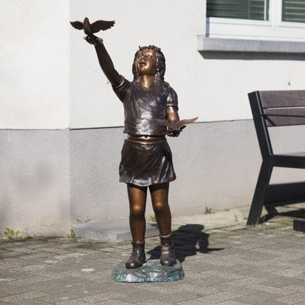 Bronzen beeld Meisje met 2 vogeltjes 111x50x55cm - Doika - Bronzen beeld - Doika - 5410807008966 - B896