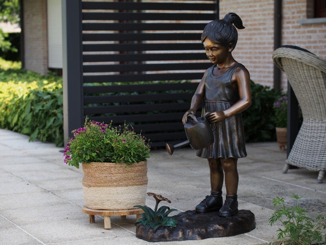 Bronzen beeld Meisje met gieter 95x33x65cm - Doika - Bronzen beeld - Doika - 5410807014790 - B1479