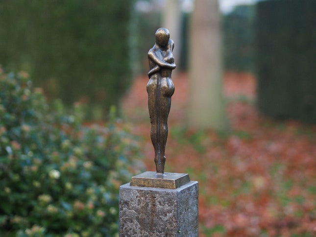 Bronzen beeld Modern liefdespaar 30x9x9cm - Doika - Bronzen beeld - Doika - 5410807027028 - AN2702BR-BI