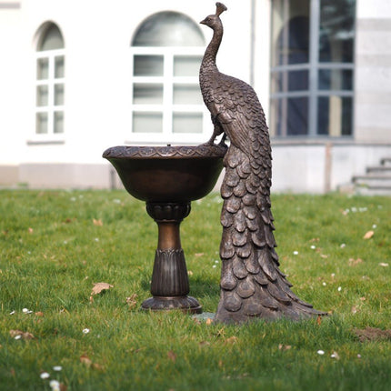 Bronzen beeld Pauw op vaas 143x85x105cm - Doika - Bronzen beeld - Doika - 5410807015018 - B1501
