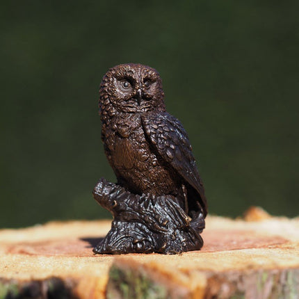 Bronzen beeld Uil op boomstronk 11x5x7cm - Doika - Bronzen beeld - Doika - 5410807015131 - BS1513B
