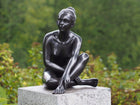 Bronzen beeld zittend 32x22x30cm - Doika - Bronzen beeld - Doika - 5410807014011 - BS1401B