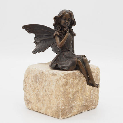 Bronzen beeld Zittend elfje 15x8x13cm - Doika - Bronzen beeld - Doika - 5410807912294 - AN1229BR-B