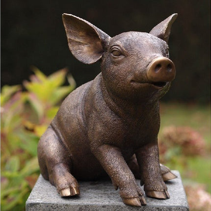 Bronzen beeld Zittend varken 29x24x34cm - Doika - Bronzen beeld - Doika - 5410807011362 - AN1136BR-B