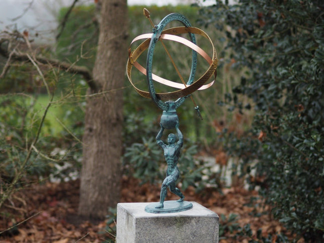 Bronzen Man met zonnewijzer 70x33x35cm - Doika - Zonnewijzer - Doika - 5410807011652 - GA1165BR-V