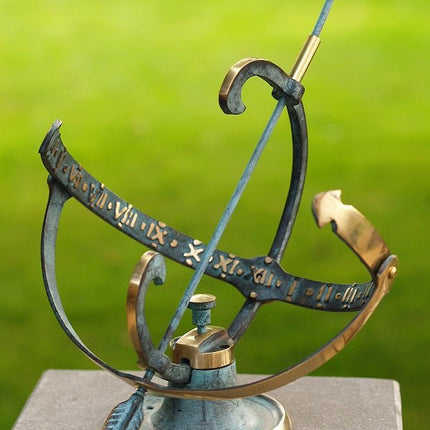 Bronzen Zonnewijzer 30x25x25cm - Doika - Zonnewijzer - Doika - 5410807000014 - GA0001BR-V