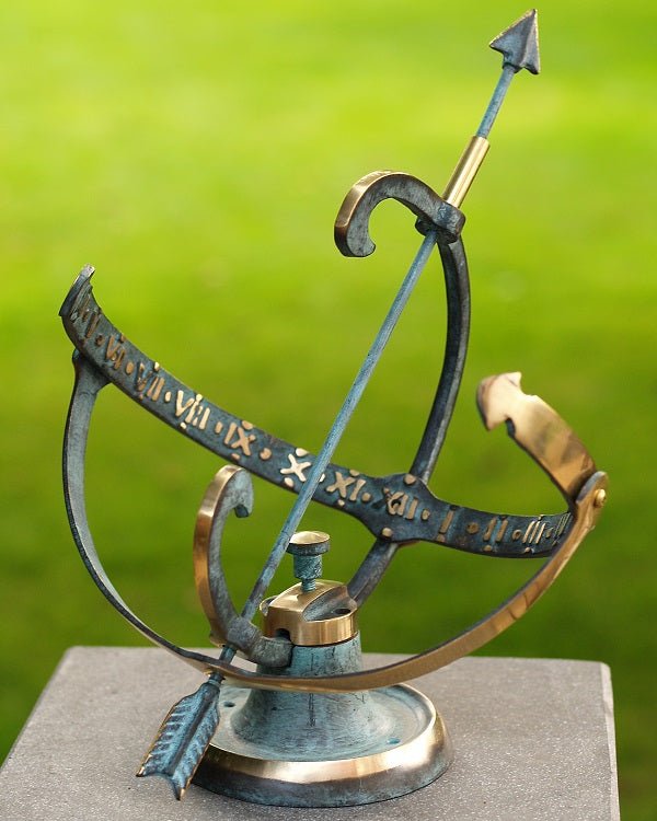Bronzen Zonnewijzer 30x25x25cm - Doika - Zonnewijzer - Doika - 5410807000014 - GA0001BR-V