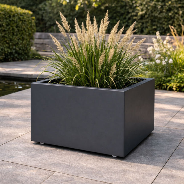 GARDRA Polyester plantenbak met wielen 60x60x40 cm - Zwartgrijs (RAL 7021) - Doika - Plantenbak - GARDRA -  - 