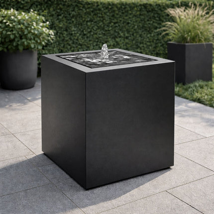 Vierkante aluminium watertafel met fontein 60x60x70cm 23kg - Gitzwart (RAL 9005) - Doika - Watertafel - Geroba -  - TaulaQA5
